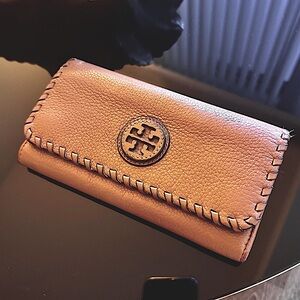 Tory Burch tan wallet